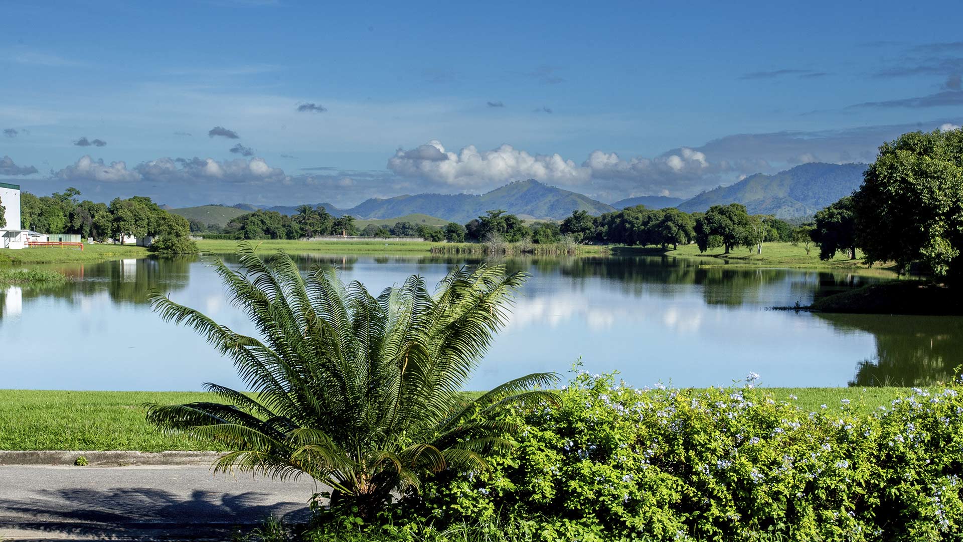 Lago próximo à Granado