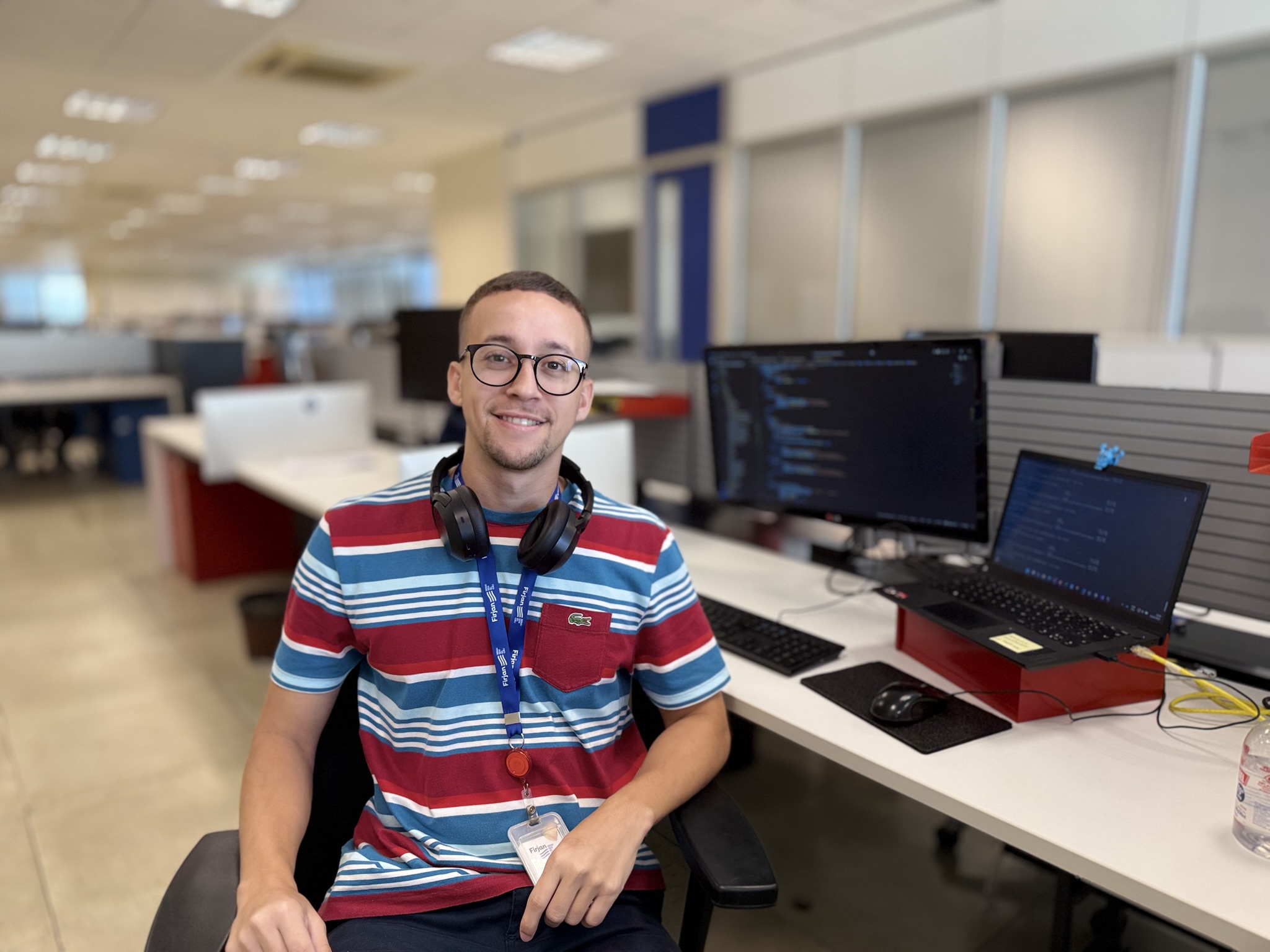 jovem aprendiz que trabalha na Firjan