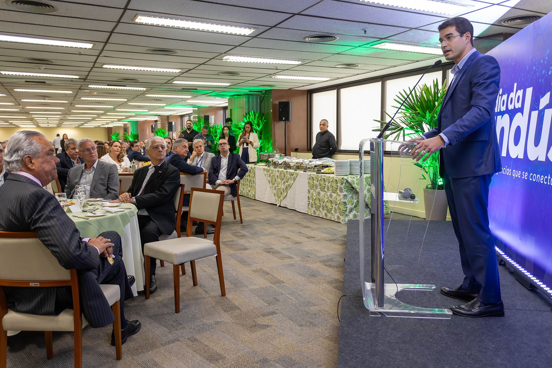 Palestra de secretário Osmar Lima
